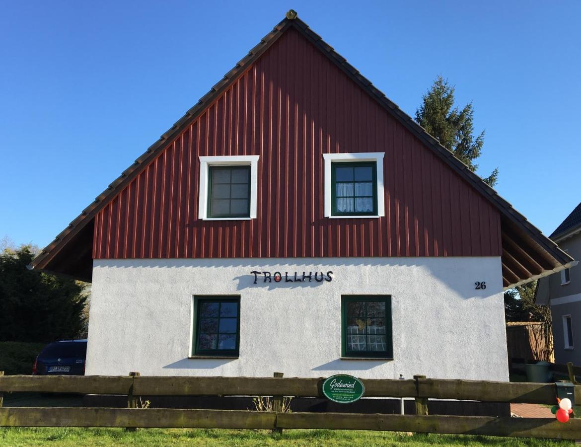 Trollhus - Grosses Familienfreundliches Ferienhaus Born Exterior photo